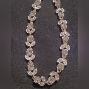 Elegant Silver Floral Necklace